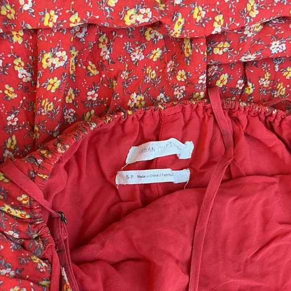 Elegant Red Floral Dress - Picture 14 of 16